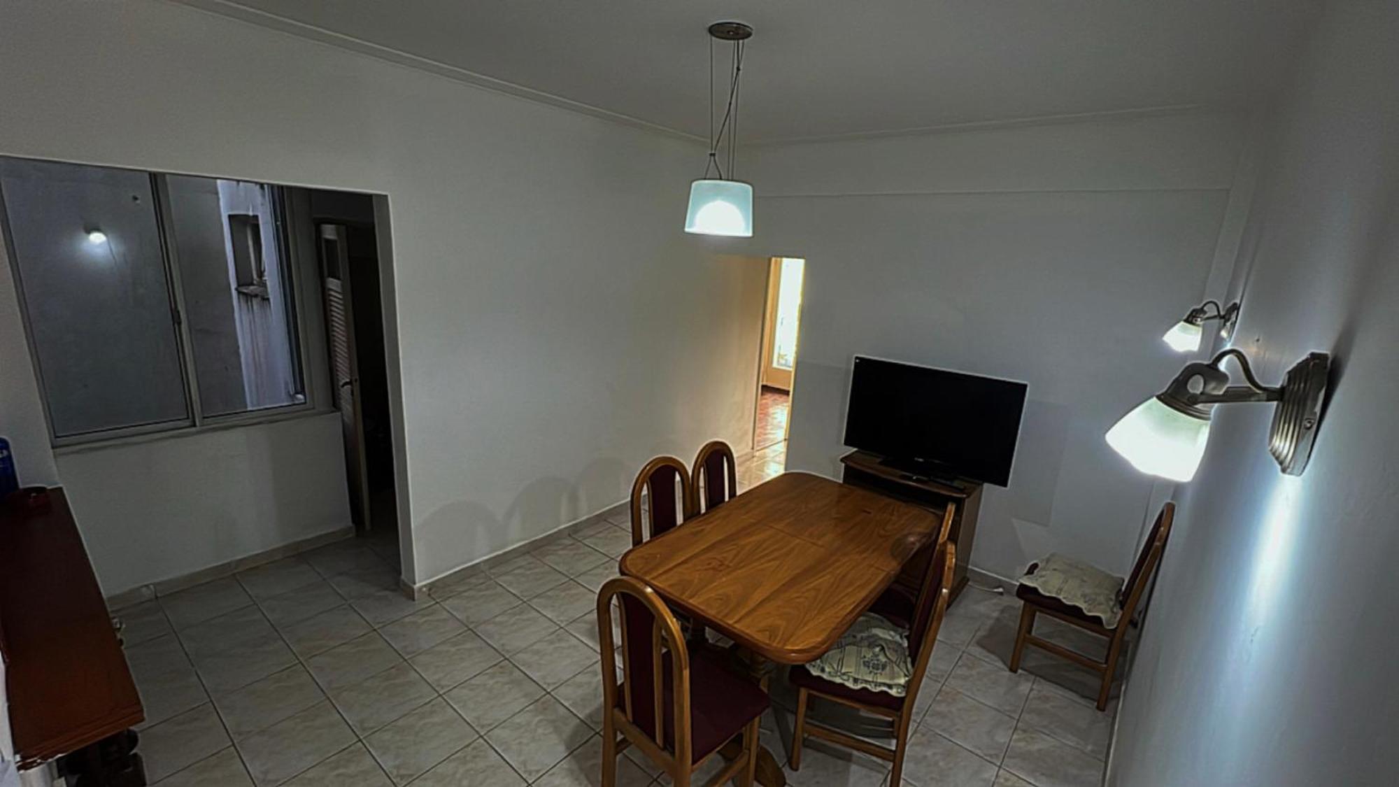 Apartamento Depto 4 Ambientes, Balcon A La Calle